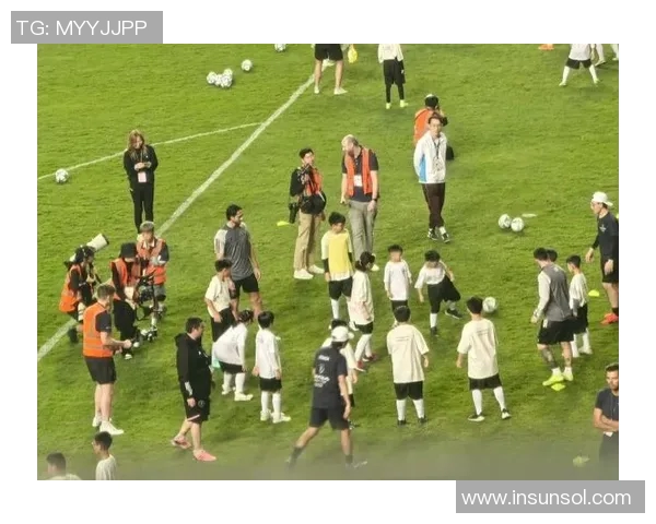 中国明星队与国际传奇的巅峰对决引发全球关注与热议