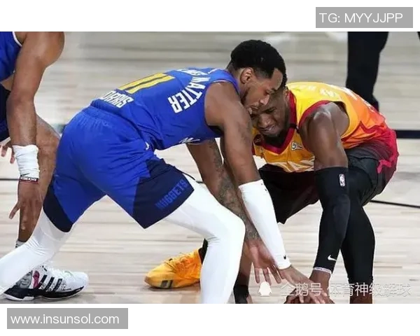 爵士与掘金激战正酣文字直播全程回顾与精彩瞬间分析