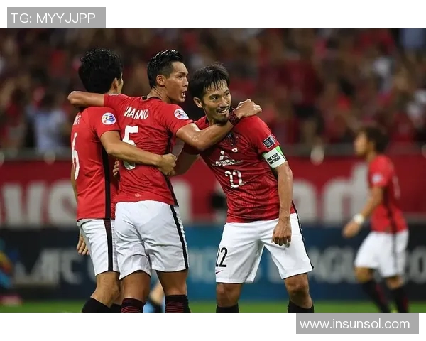 浦和红钻迎战上海球队展开激烈对抗期待精彩赛事与球迷热情互动